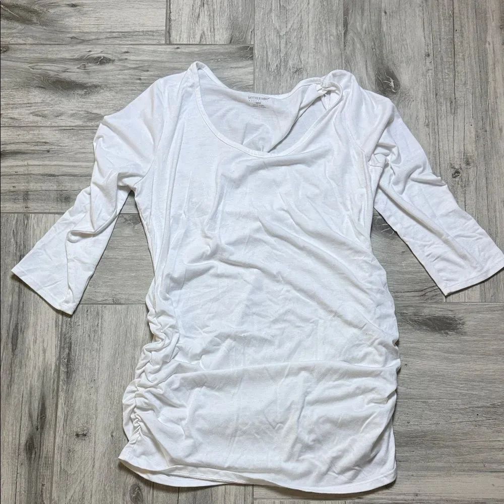 Motherhood Maternity White Scoop Neck Long Sleeve Ruched Side Top